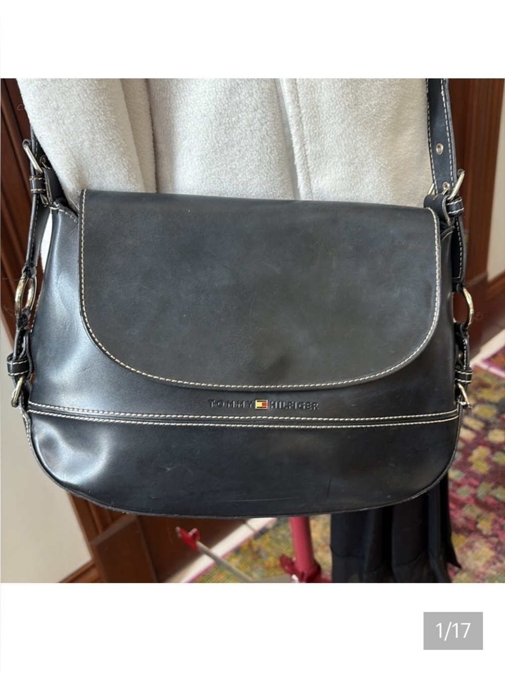 Tommy Hilfiger leather extra smooth Crossbody bag navy blue/white stitching EUC